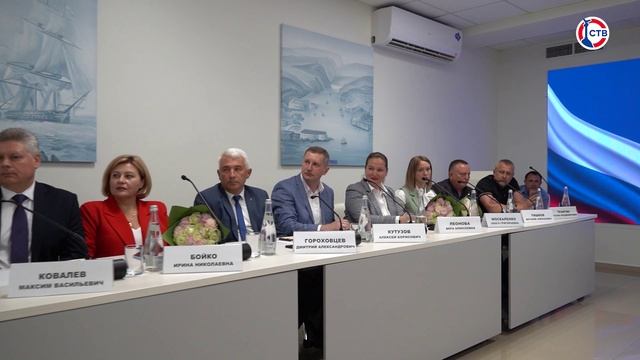 Михаил Развожаев посетил предприятие по изготовлению упаковочного материала