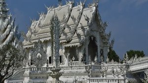 Ват Ронг Кхун, также известный как Белый храм
