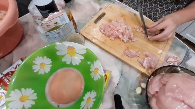 Рубленные куриные котлетки. смотреть онлайн