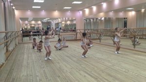 Ритмика для детей 7 лет. Танцевальная комбинация.