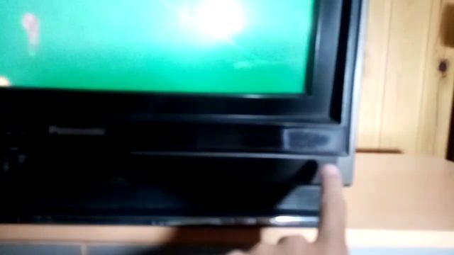 Обзор и первое включение ЭЛТ телевизоров с помойки! смотреть онлайн