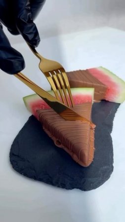 У КЛУБНИКИ В ШОКОЛАДЕ ПОЯВИЛСЯ КОНКУРЕНТ