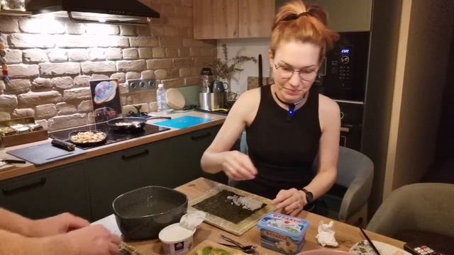 Первый раз готовим роллы смотреть онлайн