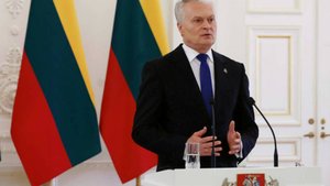 Науседа лишил госнаграды своего бывшего соперника на выборах