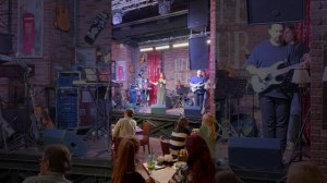 Филиппова Юлия 
I don’t know how to love him