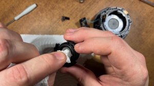 Выдуваю пыль из объектива. Чистка, разборка объектива