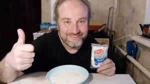 скоропостижный ужин. таблетка начала действовать. мукбанг. обжор. еда на камеру. диета. шизофрения.