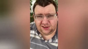 Виталий, что ты ел на завтрак? Булочка с сосискою, чай б