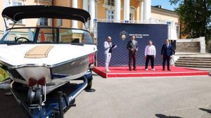 Дегтярев передал сборной России по воднолыжному спорту новый катер