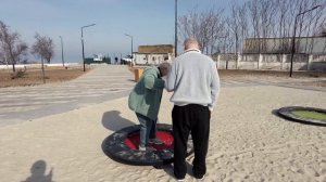 Крым / Что стало с Песчаным и что творит "Волна" в Симферополе