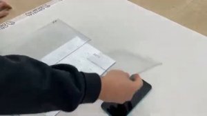 Рифленое и глянцевое гибкое стекло различие