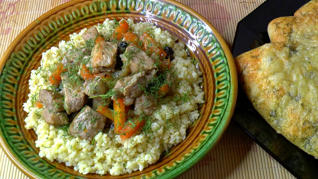 📌 Вкусная свинина с изюмом и булгуром в восточном стиле
