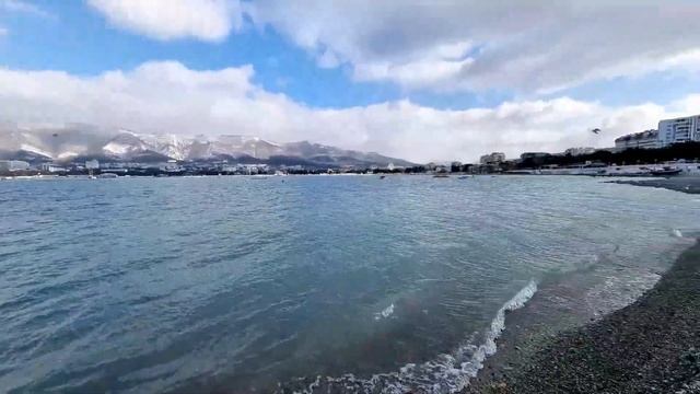 ГЕЛЕНДЖИК! ОПАСНАЯ И СЛОЖНАЯ ПОГОДА. КУПАНИЕ В МОРЕ В МОРОЗ! 13.01.2022