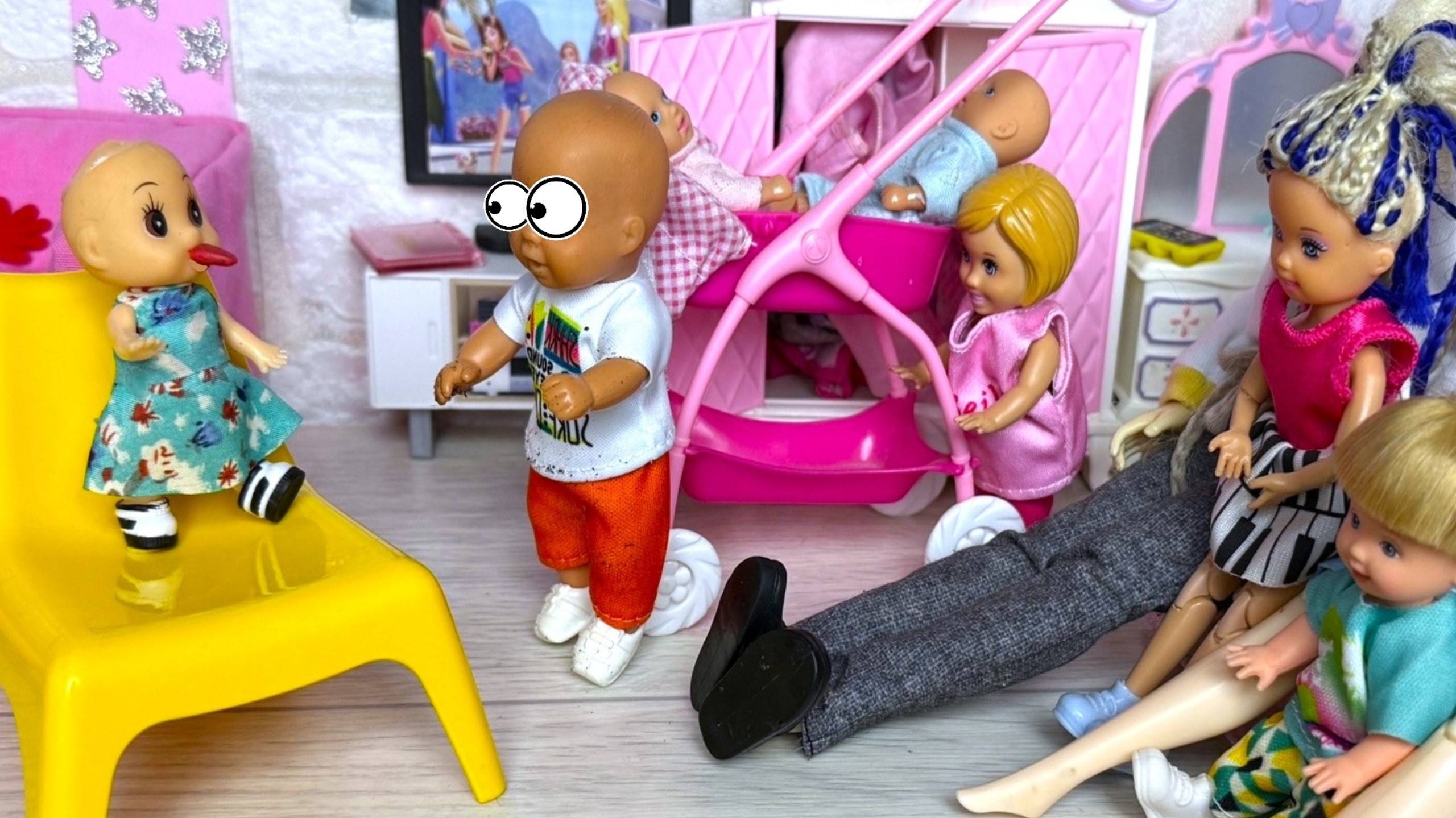 А ТЫ ГРЯЗНУЛЯ, В ГОСТИ НЕ ПОЙДЕШЬ!😱😂 Катя и Макс веселая семейка! Куклы Барби и ЛОЛ Даринелкатв