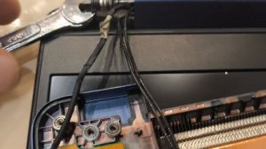 Расшаталась крышка ноутбука