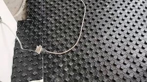 Маты тёплых полов с бобышками. Их основные плюсы и мин?