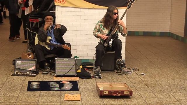 Музыка в подземке Нью-Йорка смотреть онлайн