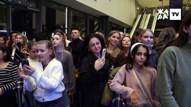 Красная дорожка премии Жара Media Awards 2024 смотреть онлайн