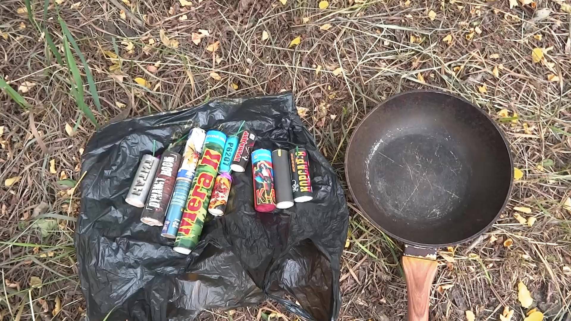 ✅Топ петард под сковородкой,💥взрываем мощные петарды,🔥мощная петарда+чугунная сковорода
