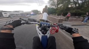 Тест-драйв Husqvarna FC450/стант по городу на пидбайке