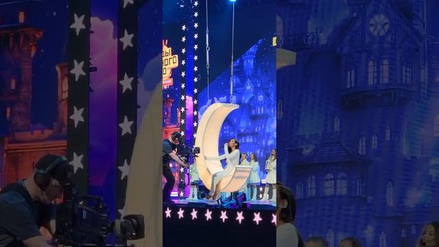 Алсу "Зимний сон" Звёзды дорожного радио, 01.12.24 Санкт-Пе смотреть онлайн