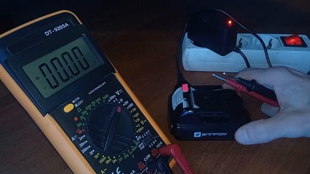 Почему падает напряжение аккумулятора без нагрузки смотреть онлайн