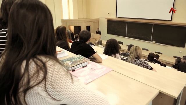 И. Габлия провел встречу с директором института организации и управлением набора БГТУ С. Булгаковым смотреть онлайн