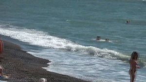 СОЧИ. ПЛЯЖИ ТРЕЩАТ от НАПЛЫВА ТУРИСТОВ. ПОЧТИ СЕРЕДИНА ОКТЯБРЯ. БАБЬЕ ЛЕТО!