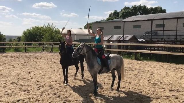 Тренировка по джигитовке в КСК Созидатель смотреть онлайн