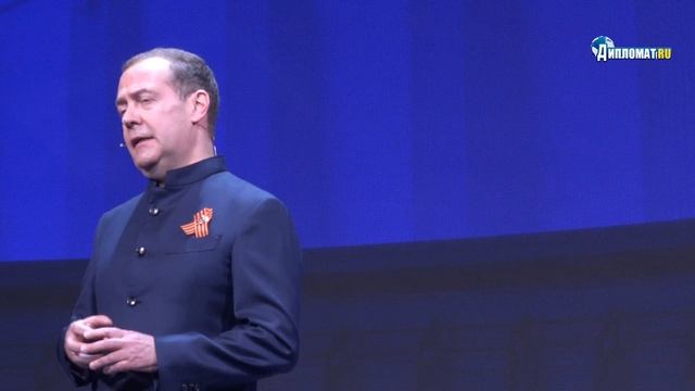 "'Американцы победят, а Европу поставят на колени'": Дмитрий Медведев — о будущем Запада