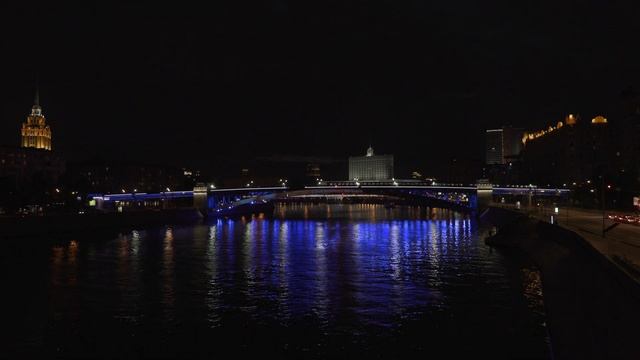 Светомузыкальное шоу на Смоленском метромосту LIVE (Мос смотреть онлайн