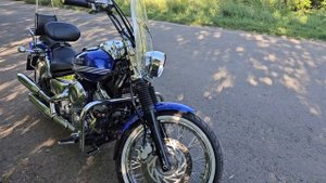 Мотоцикл Ямаха драг стар 400 звук двигателя на стоке.