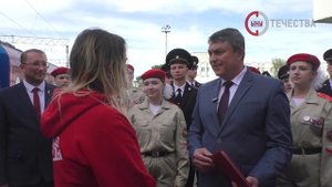 Глава ЛНР Леонид Пасечник посетил интерактивную выставку-музей «Поезд Победы»