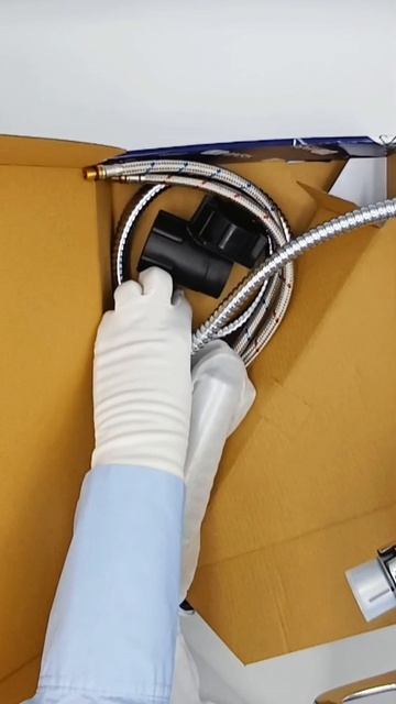 Смеситель Lemark Luna LM4150C для кухни с вытяжным изливом - распаковка смотреть онлайн