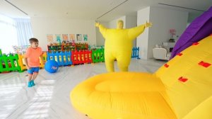 ДИАНА И РОМА - КУБ из Воздушных шаров Челлендж. Диана и Рома спасают Маму и малыша Адама