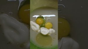 1000020539.mp4
Дрожжевые оладушки с зелёным луком и варёными яйцами
