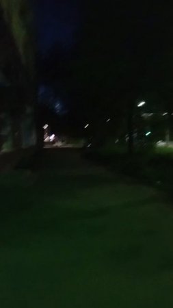 Путь домой сквозь ночную мглу-Cleaning shadow on street