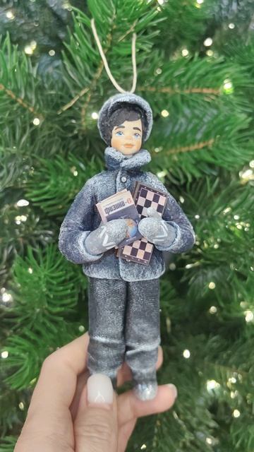 Ватная елочная игрушка «Мальчик с шахматами»
арт. ВИ77