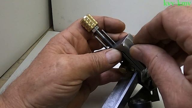 Заточка сверл самодельным приспособлением смотреть онлайн