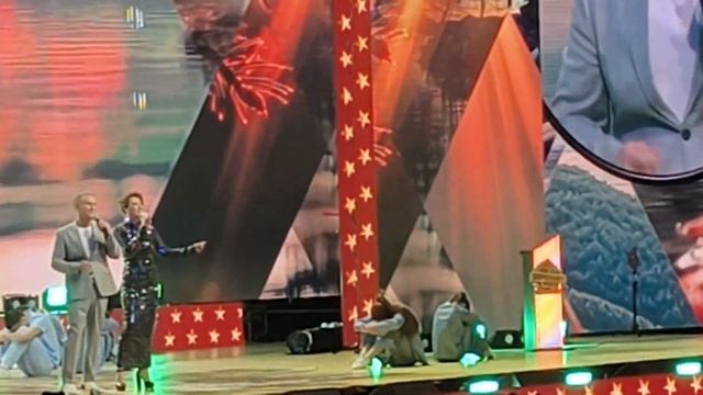 СПб. Ледовый дворец. Звёзды дорожного радио. 01.12.24. Викт смотреть онлайн