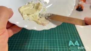 Как убрать желтизну при работе с крем чизом на масле ?