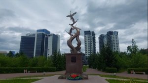 Красноярск .Сквер Победителей.Композиция "Журавли моей памяти "