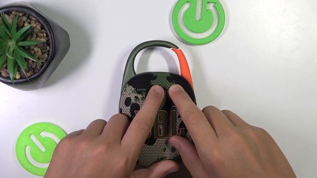Как сбросить настройки на колонке JBL Clip 5 до заводских смотреть онлайн