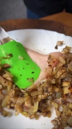 Горячая закуска из шампиньонов с курицей