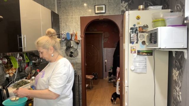 Пеку блины из рисовой муки !Баба Яга, это вам ни хухры  ? смотреть онлайн