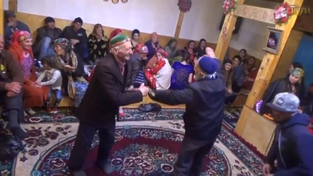 СВАДЬБА, ПОМЕРЕ СУР, ( Гох гох масти хуморам бошие), РАК? смотреть онлайн