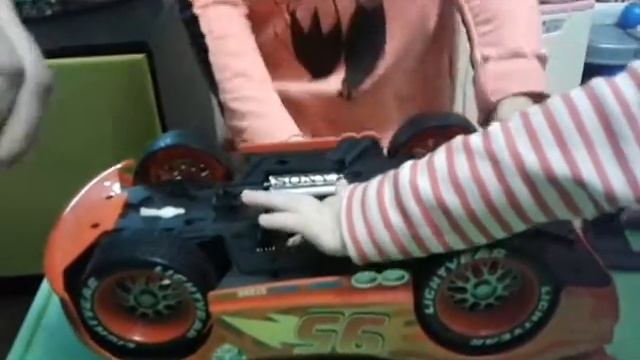 молния маквин на пульте управления батл смотреть онлайн