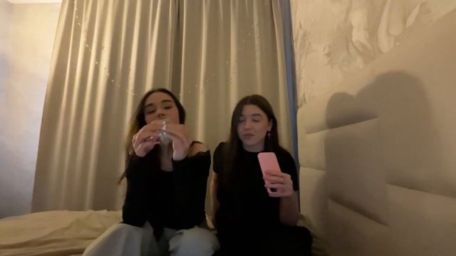 болтаем и чуток кушаем;)  p.s можете поставить на фон и д? смотреть онлайн