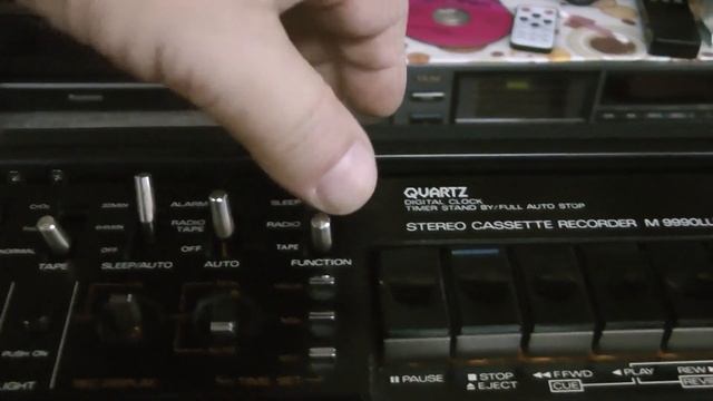 Sanyo M9990LU Включение будильников и таймера. смотреть онлайн