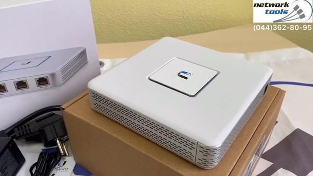 Ubiquiti UniFi Security Gateway (USG) Маршрутизатор смотреть онлайн